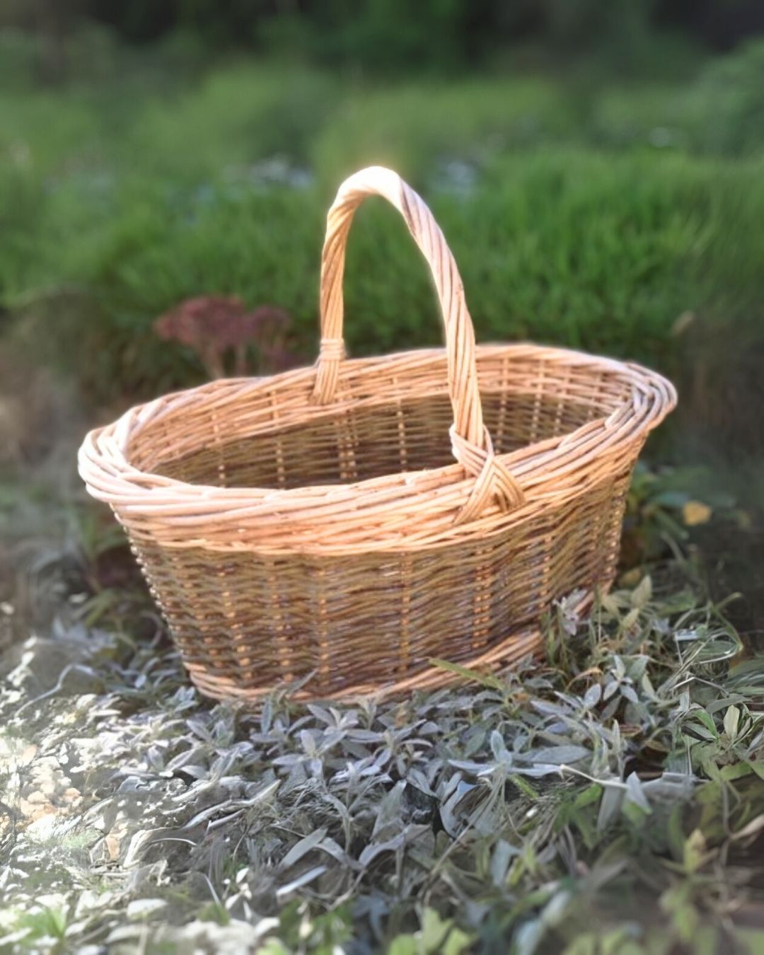 White & Green Oval Shopper